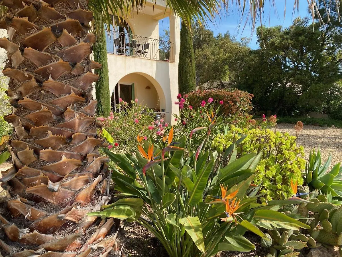 Bed and Breakfast La Mauresque Grimaud Frühstückspension